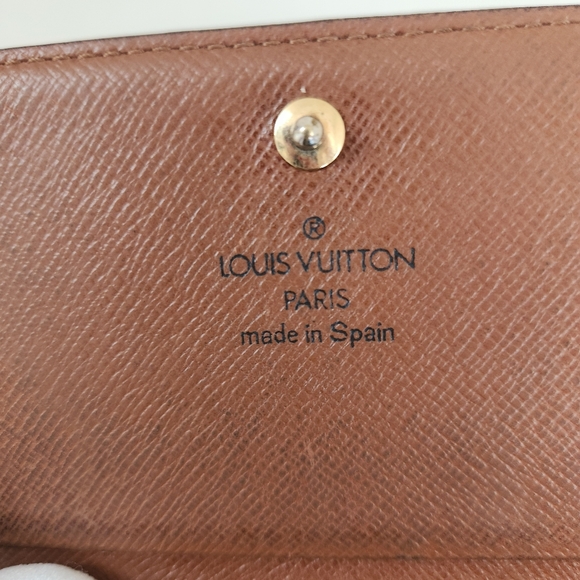 Louis Vuitton Wallet - Picture 5 of 11